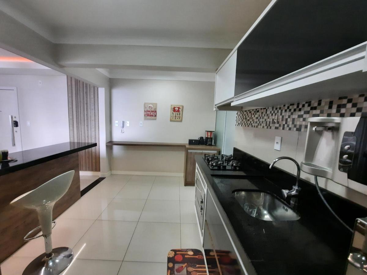 3 Suites Linda Vista Da Orla De Bc A 50M Da Praia - Somente Familiares Balneario Camboriu Bagian luar foto