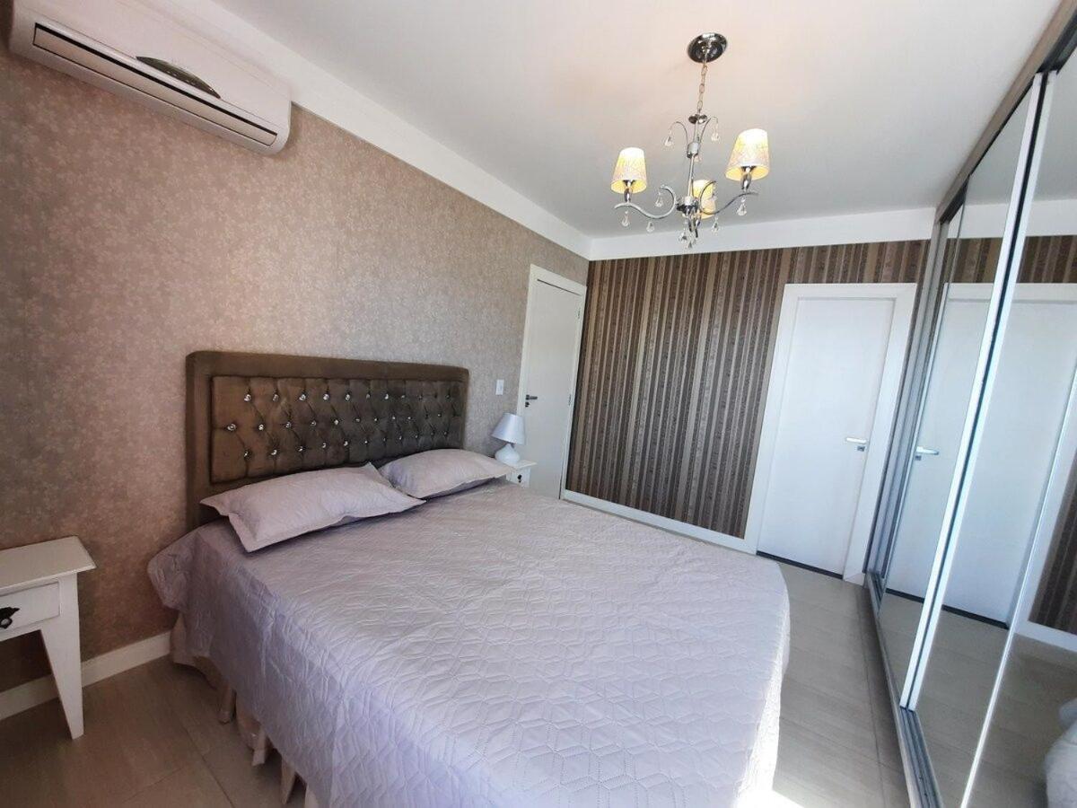 3 Suites Linda Vista Da Orla De Bc A 50M Da Praia - Somente Familiares Balneario Camboriu Bagian luar foto
