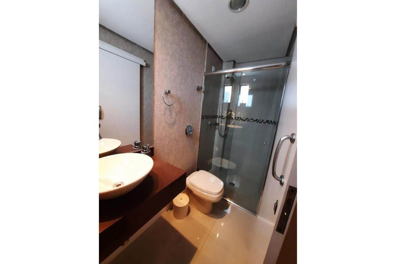 3 Suites Linda Vista Da Orla De Bc A 50M Da Praia - Somente Familiares Balneario Camboriu Bagian luar foto