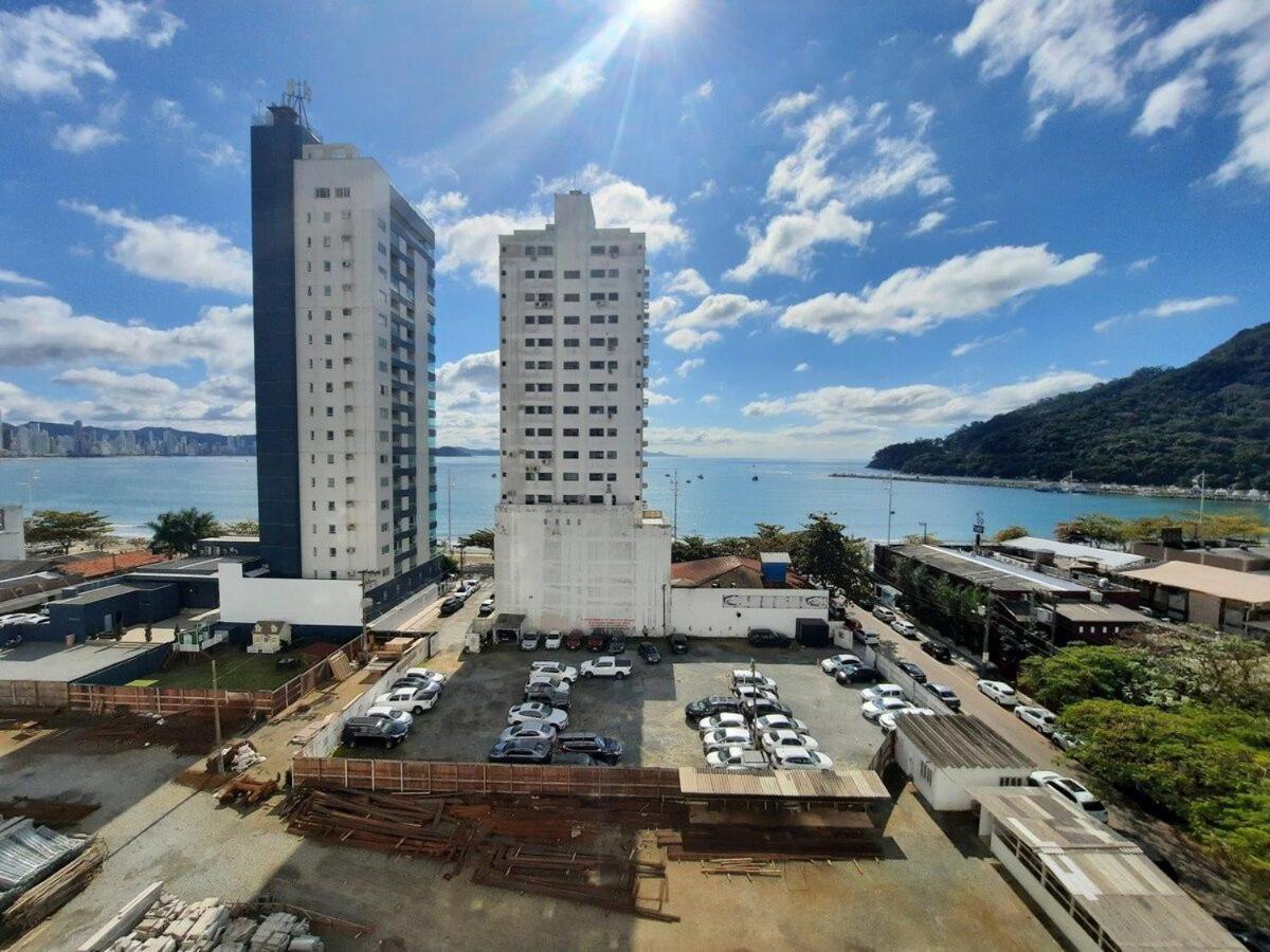 3 Suites Linda Vista Da Orla De Bc A 50M Da Praia - Somente Familiares Balneario Camboriu Bagian luar foto