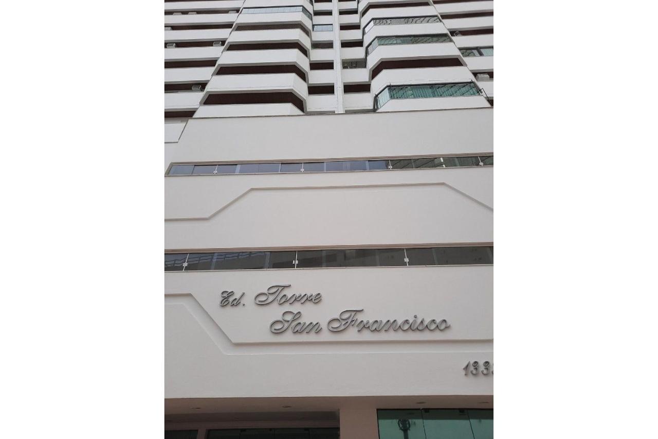 3 Suites Linda Vista Da Orla De Bc A 50M Da Praia - Somente Familiares Balneario Camboriu Bagian luar foto