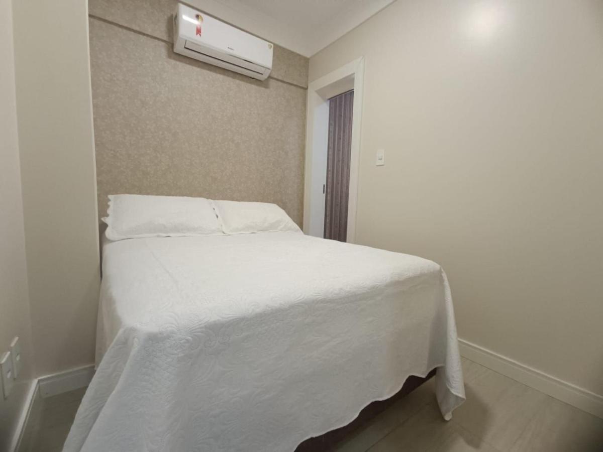 3 Suites Linda Vista Da Orla De Bc A 50M Da Praia - Somente Familiares Balneario Camboriu Bagian luar foto