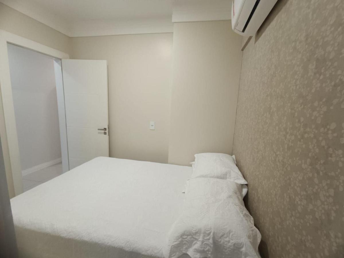 3 Suites Linda Vista Da Orla De Bc A 50M Da Praia - Somente Familiares Balneario Camboriu Bagian luar foto