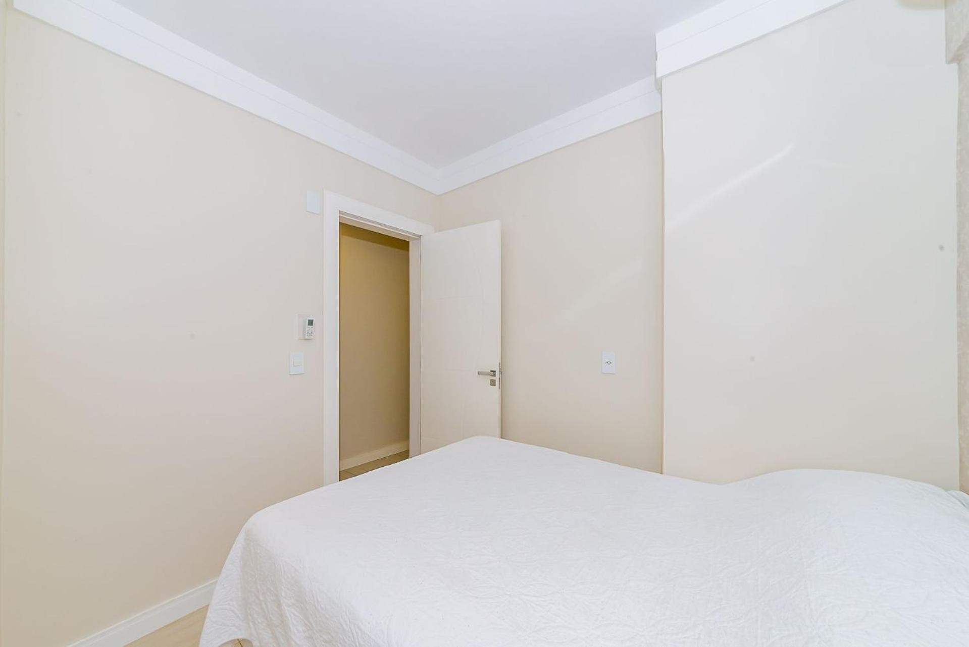 3 Suites Linda Vista Da Orla De Bc A 50M Da Praia - Somente Familiares Balneario Camboriu Bagian luar foto