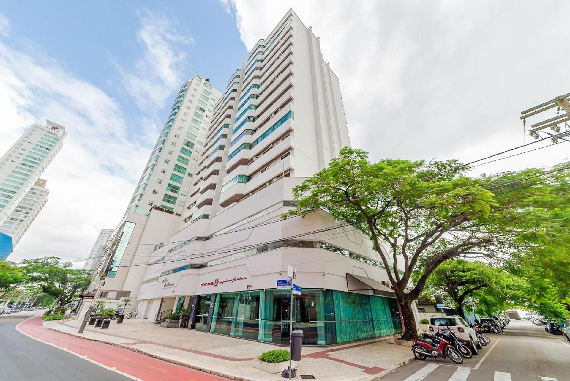3 Suites Linda Vista Da Orla De Bc A 50M Da Praia - Somente Familiares Balneario Camboriu Bagian luar foto