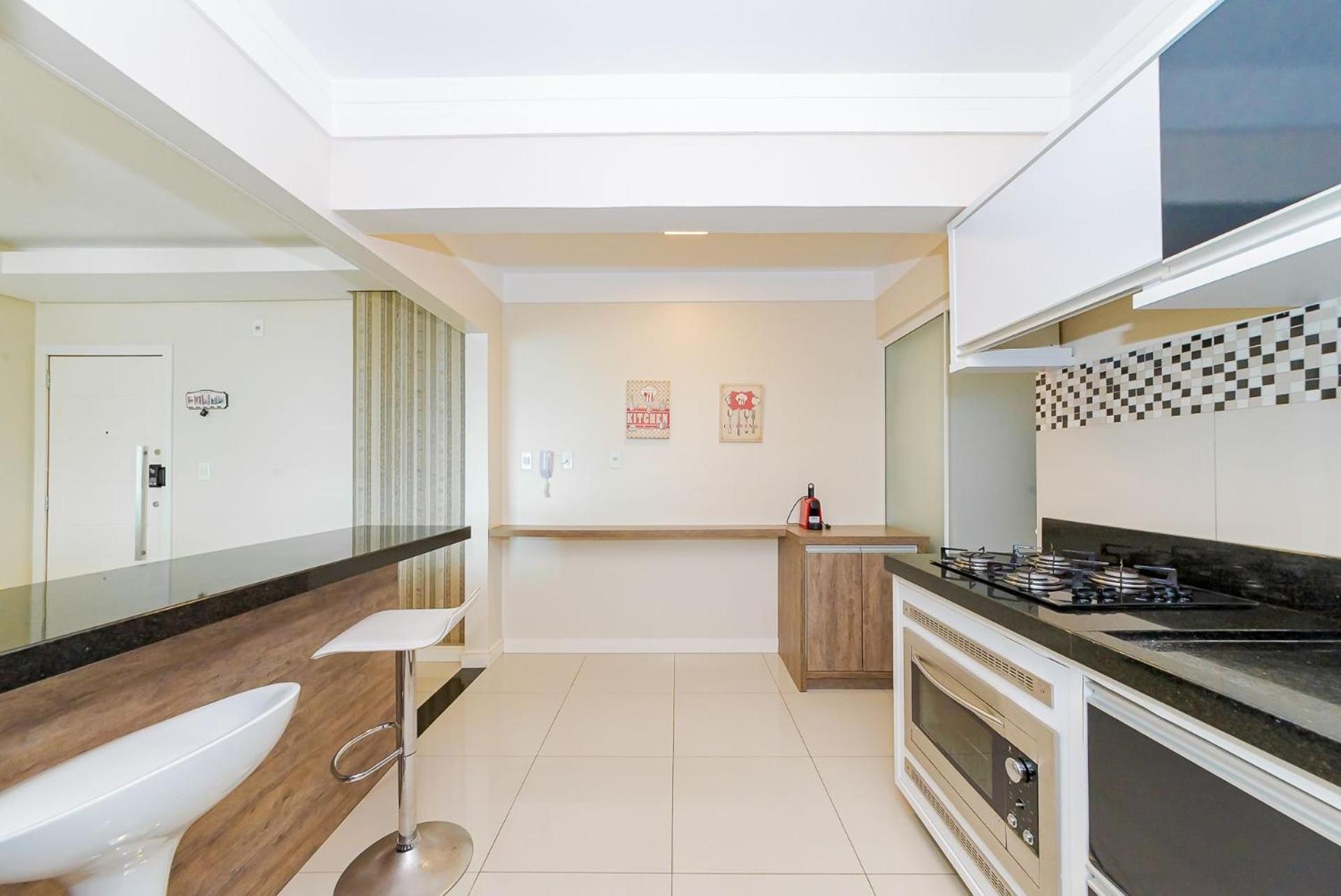 3 Suites Linda Vista Da Orla De Bc A 50M Da Praia - Somente Familiares Balneario Camboriu Bagian luar foto